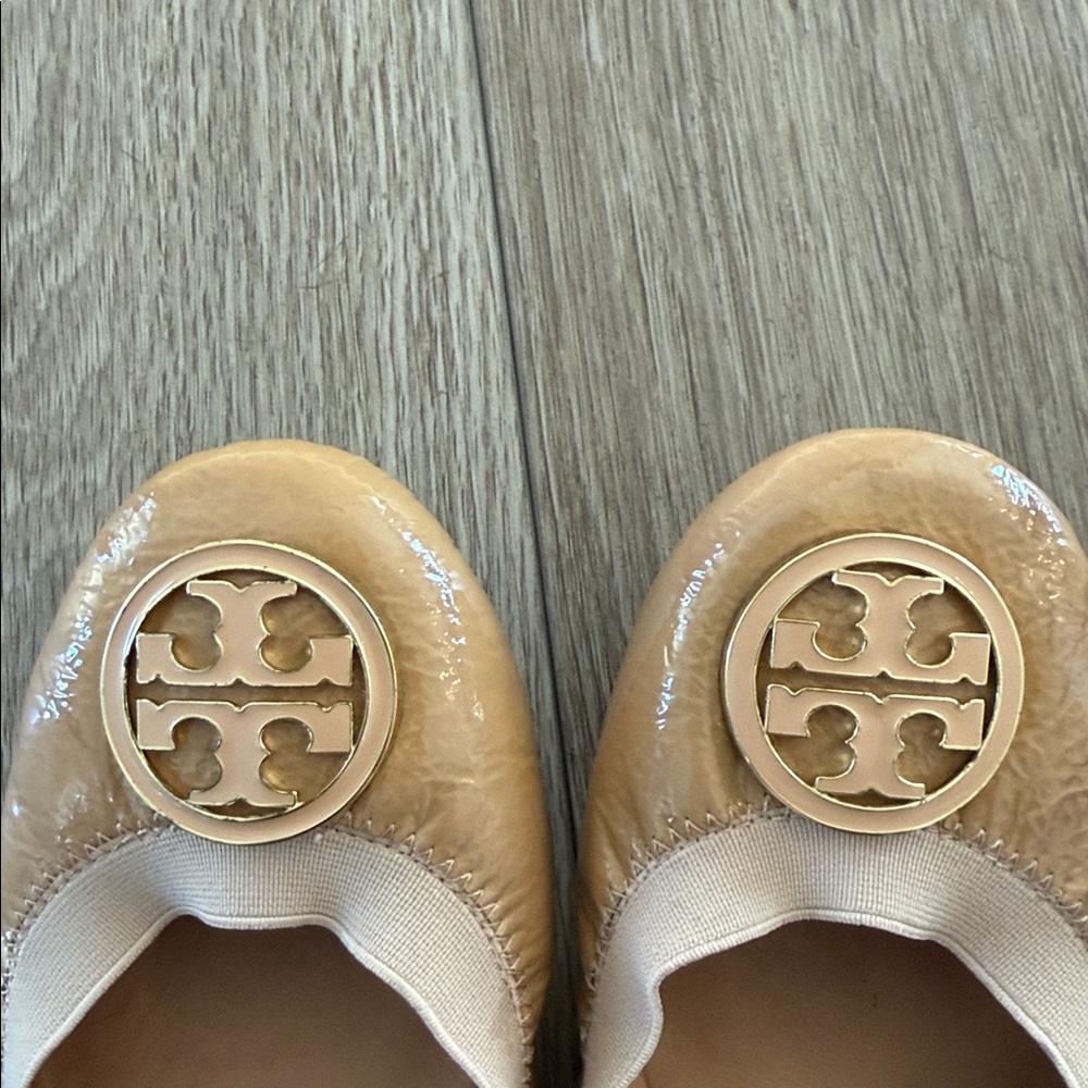 Tory Burch Caroline patent leather Tan Ballet Flats size 8 - Picture 6 of 11